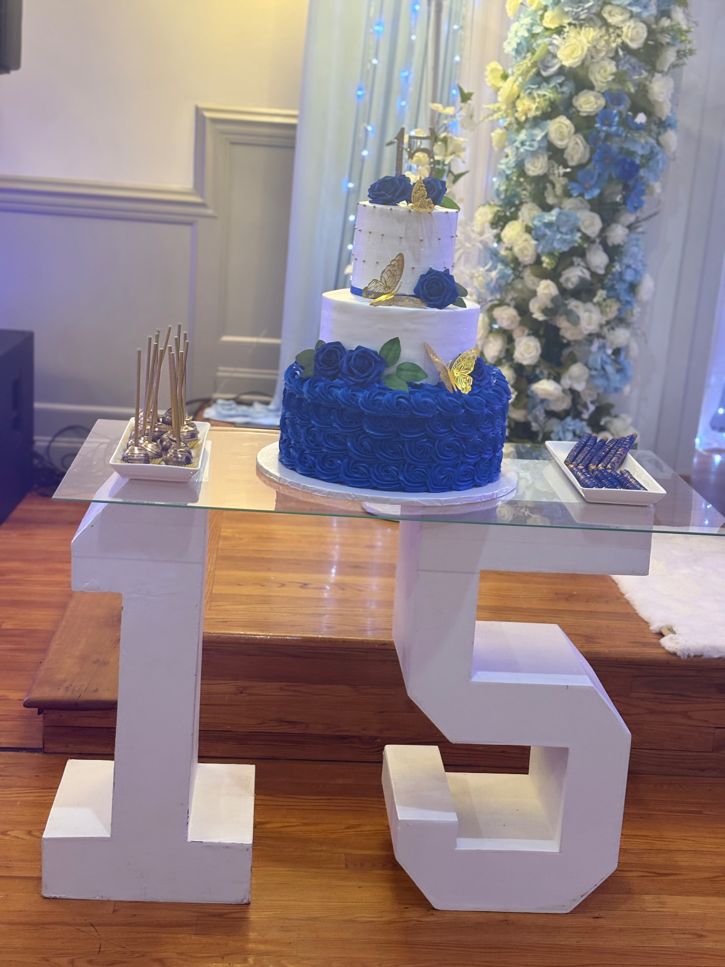 Quinceañeras cake 6